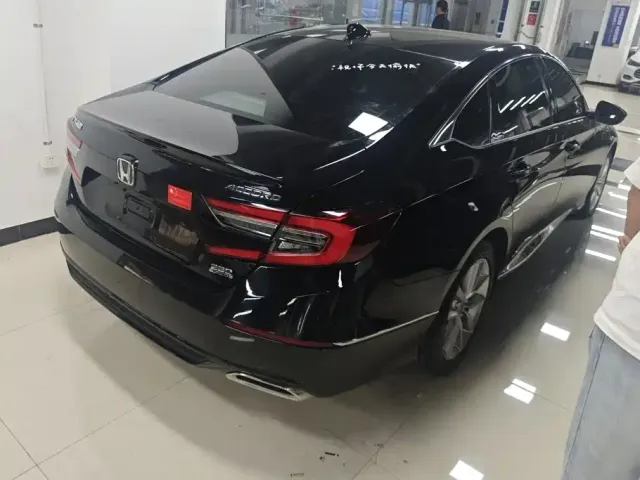 Honda Accord — Фото автомобиля 3