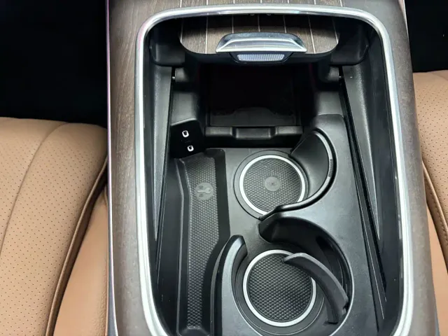 Mercedes-Benz E-Class — Фото автомобиля 18