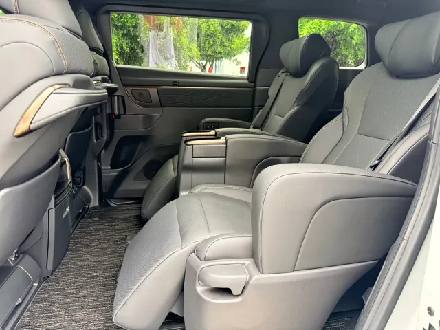 Toyota Alphard — Фото автомобиля 15