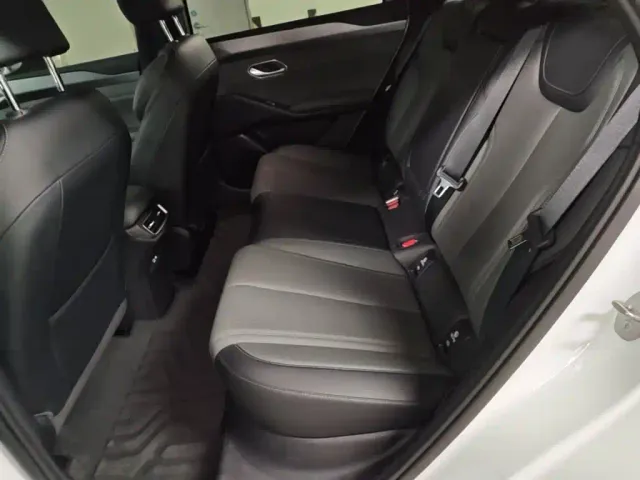 BYD Qin L — Фото автомобиля 16