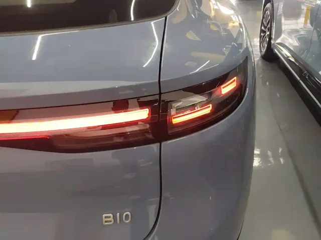 Leapmotor B10 — Фото автомобиля 7