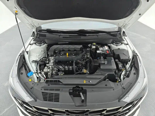 Hyundai Elantra — Фото автомобиля 11