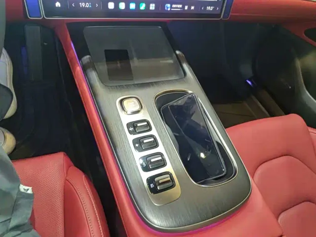 Xiaomi SU7 — Фото автомобиля 13