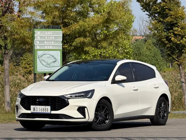 Фотография автомобиля — Ford Focus