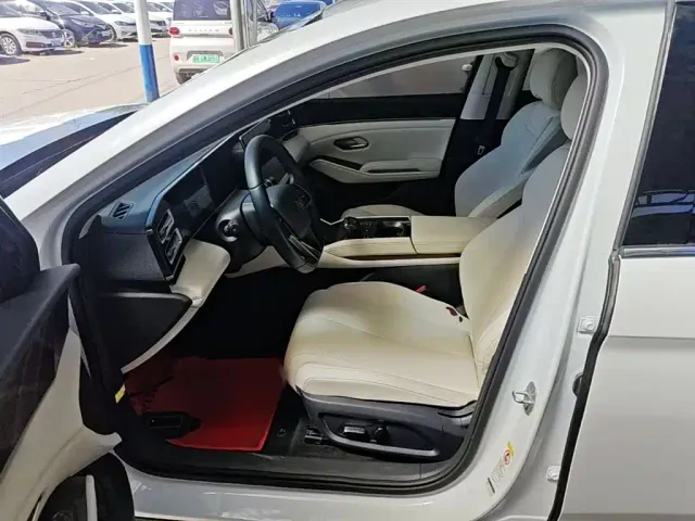 BYD Qin L — Фото автомобиля 14