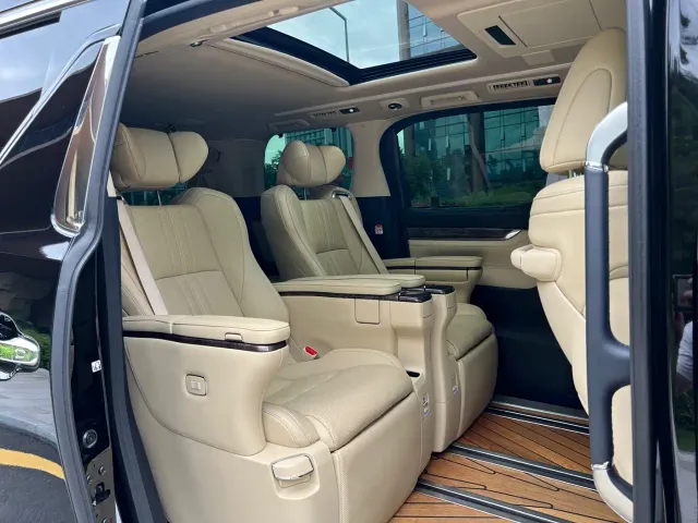 Toyota Alphard — Фото автомобиля 8