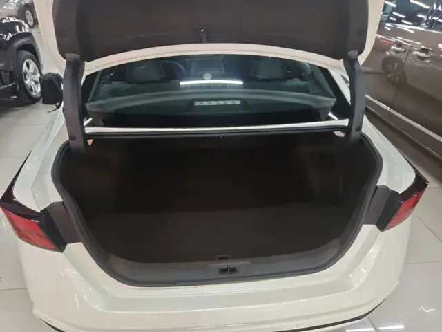 Nissan Teana — Фото автомобиля 18
