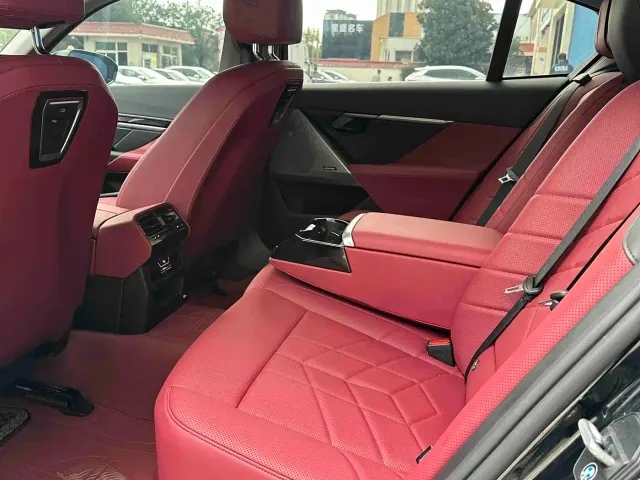 BMW 5 Series — Фото автомобиля 6