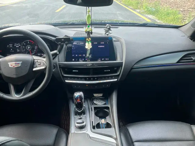 Cadillac CT5 — Фото автомобиля 7