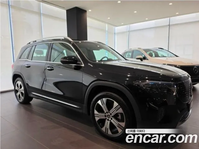 Фотография автомобиля — Mercedes-Benz EQB X243