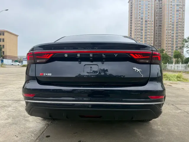 Geely Emgrand — Фото автомобиля 7