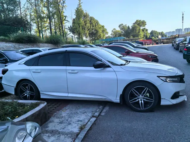 Honda Accord — Фото автомобиля 7