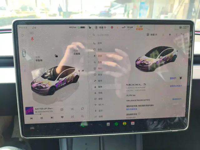 Tesla Model 3 — Фото автомобиля 12
