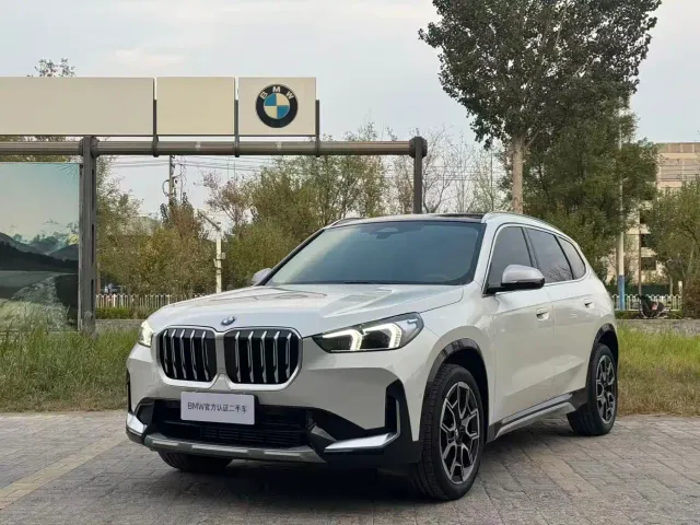 Фотография автомобиля — BMW X1