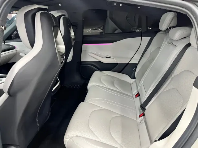 Xiaomi SU7 — Фото автомобиля 5