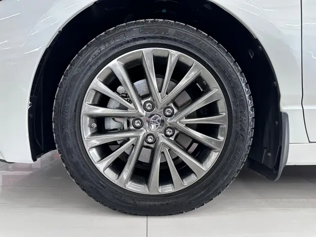 Toyota Avalon — Фото автомобиля 8