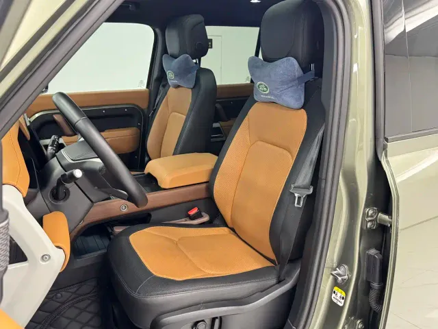 Land Rover Defender — Фото автомобиля 14