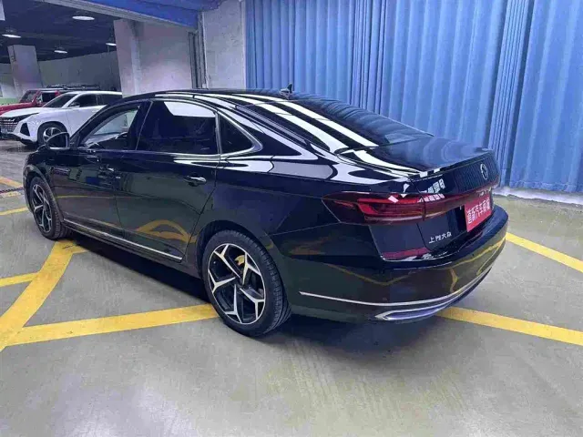 Volkswagen Passat — Фото автомобиля 9
