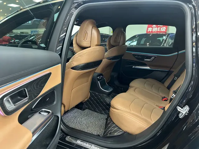 Mercedes-Benz E-Class — Фото автомобиля 9