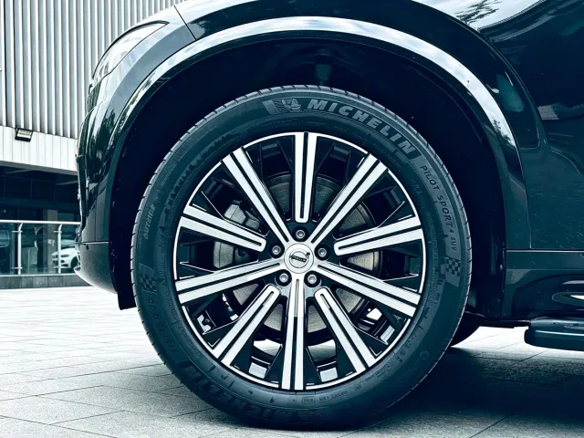 Volvo XC90 — Фото автомобиля 13
