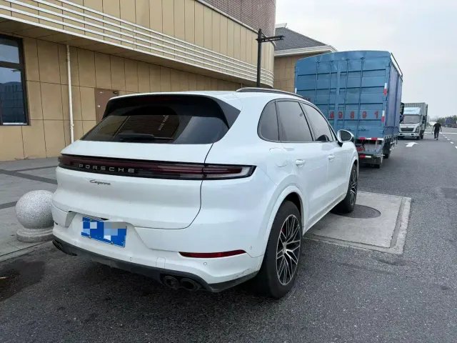 Porsche Cayenne — Фото автомобиля 7