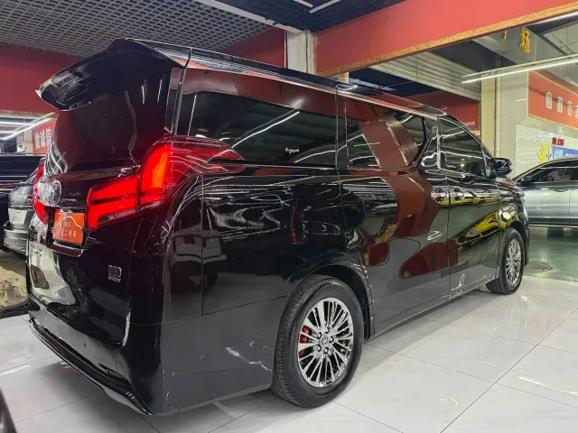 Toyota Alphard — Фото автомобиля 9