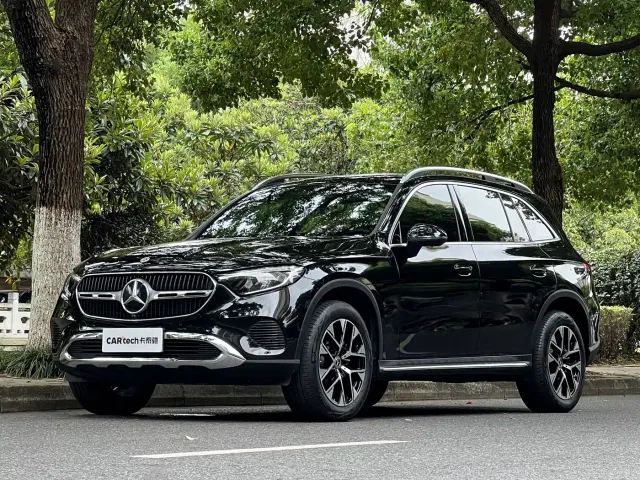 Фотография автомобиля — Mercedes-Benz GLC-Class