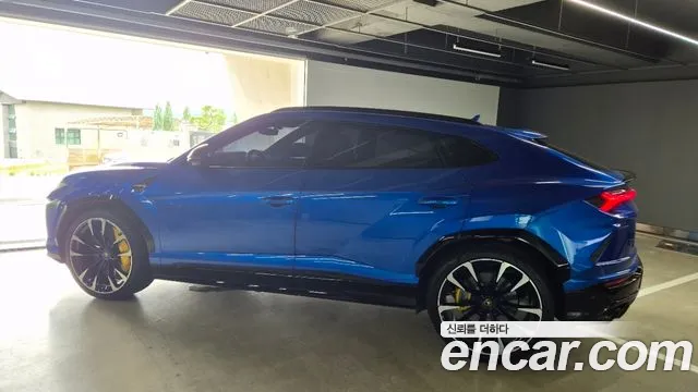 Lamborghini Urus — Фото автомобиля 2