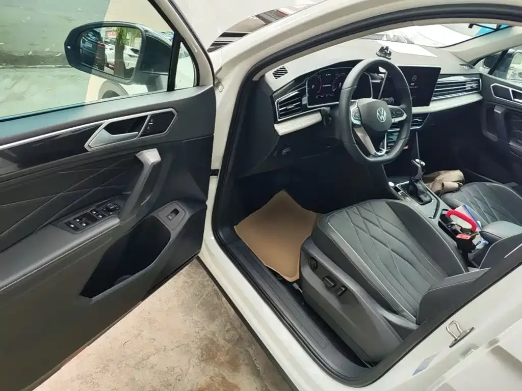 Volkswagen Tiguan L 2024 Outstanding 300TSI Auto 2WD Dragon Soaring Edition — Фото автомобиля 15