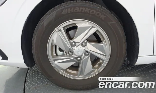 Hyundai Avante — Фото автомобиля 5