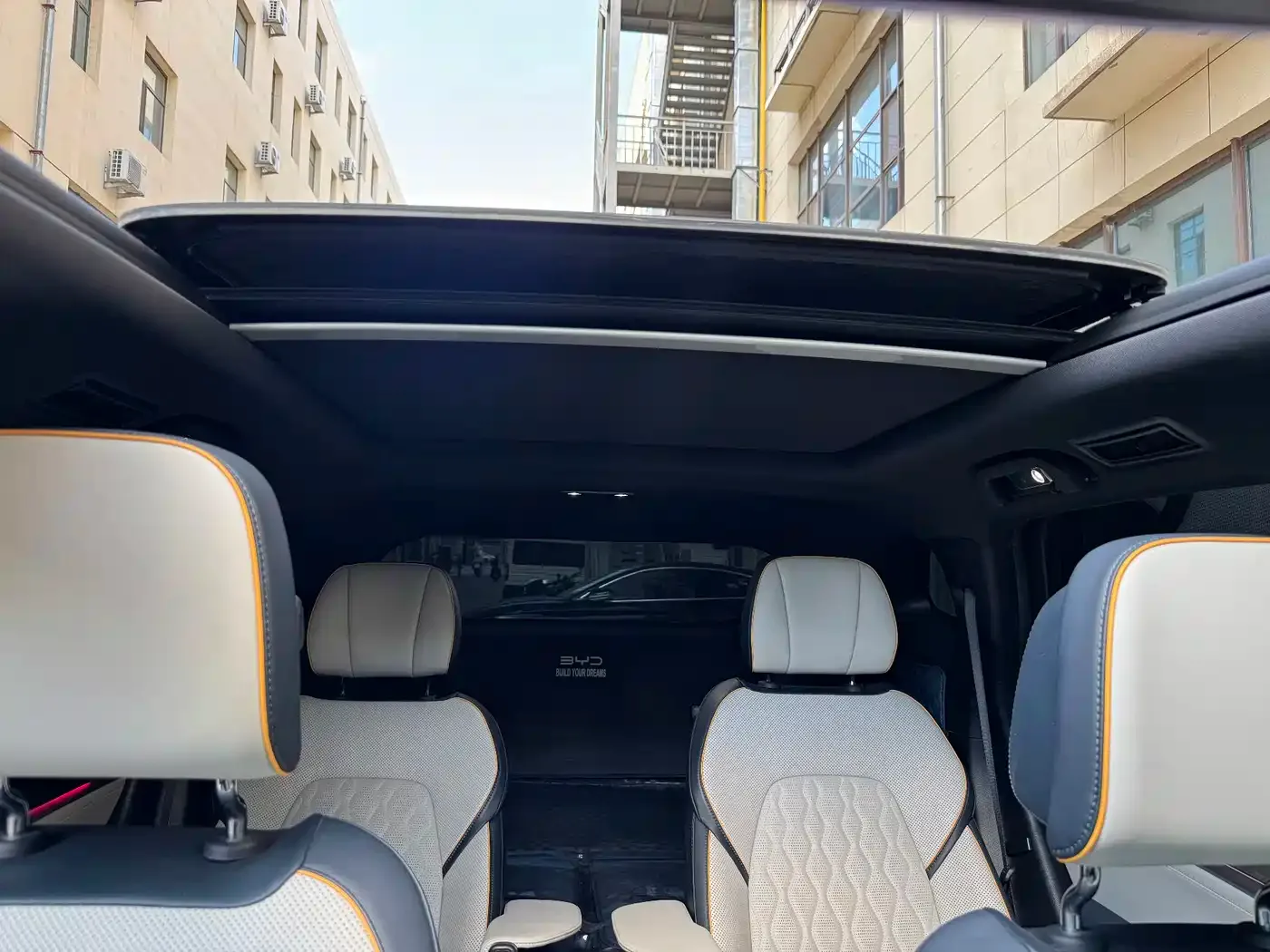 BYD Tang New Energy 2022 EV 635KM AWD Flagship — Фото автомобиля 17