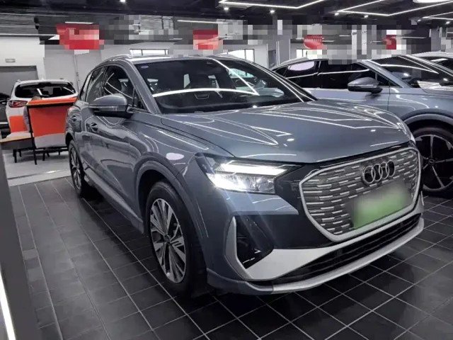Audi Q4 e-tron — Фото автомобиля 3