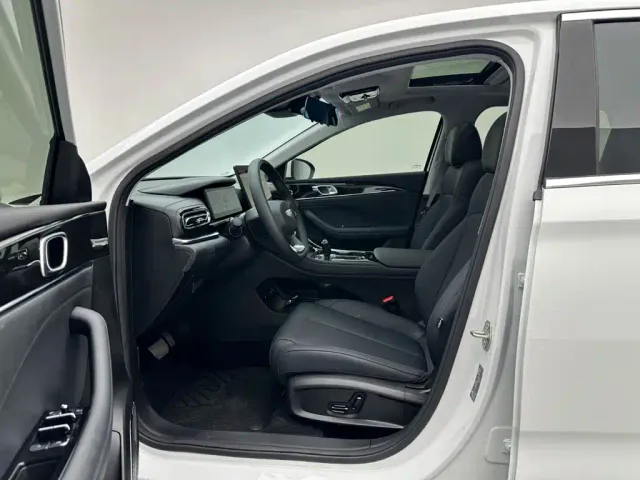 Geely Emgrand — Фото автомобиля 16