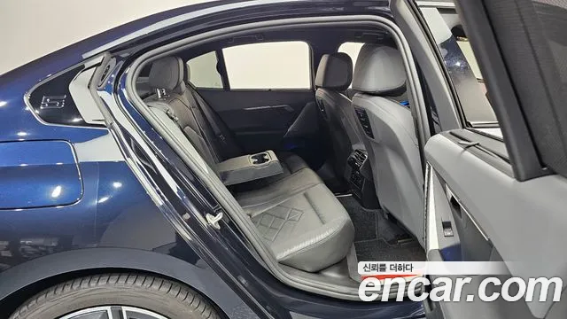 BMW 5 Series — Фото автомобиля 17