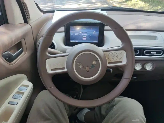 Wuling Hongguang Mini EV — Фото автомобиля 10