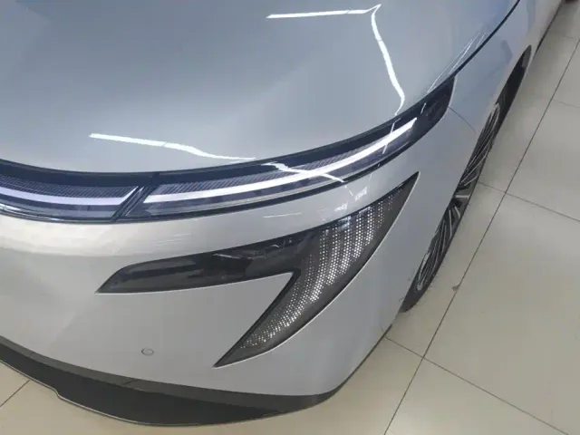 Nissan N7 — Фото автомобиля 5