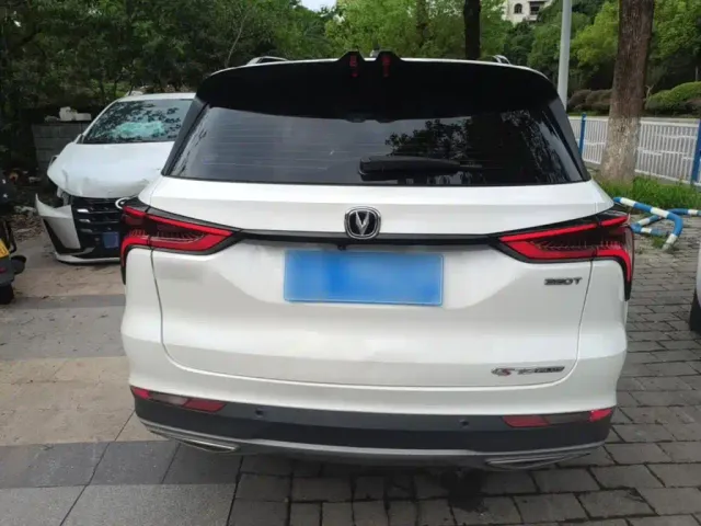 Changan CS75 Plus — Фото автомобиля 5
