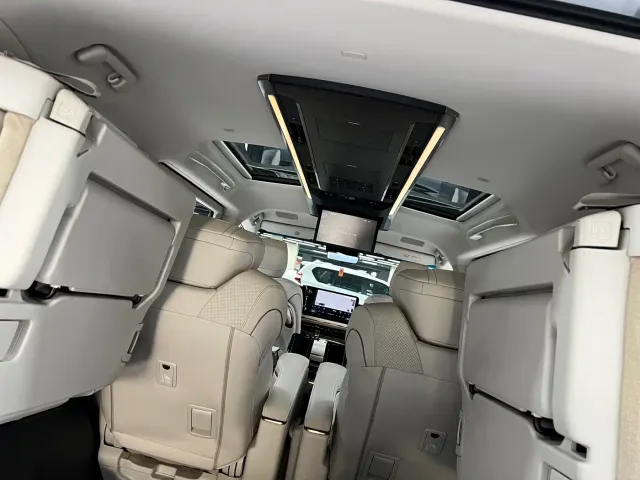 Lexus LM — Фото автомобиля 9