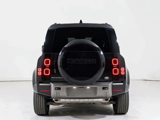 Land Rover Defender — Фото автомобиля 5
