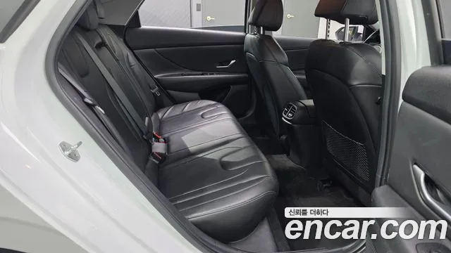 Hyundai Avante CN7 — Фото автомобиля 12