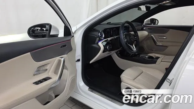 Mercedes-Benz A-Class W177 — Фото автомобиля 15