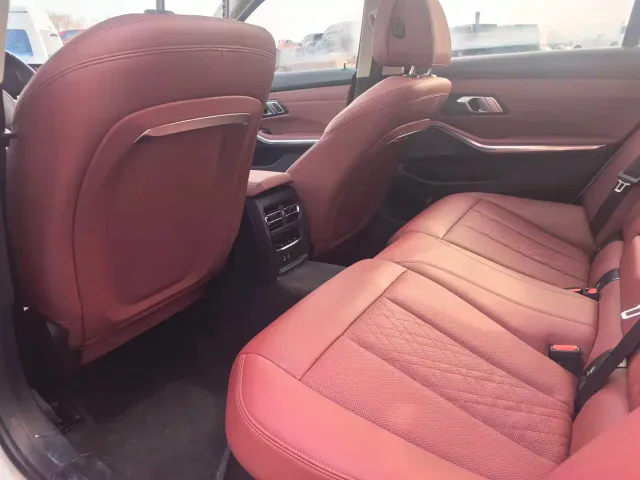 BMW 3 Series — Фото автомобиля 13
