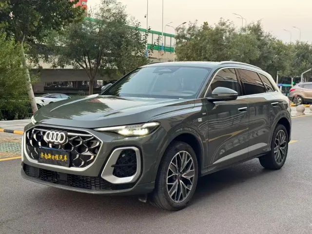Фотография автомобиля — Audi Q5L
