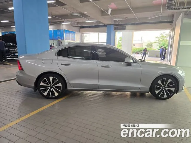 Вольво S60 S60 третьего поколения — Фото автомобиля 5