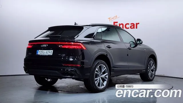 Audi Q8 55 TFSI quattro Premium — Фото автомобиля 2