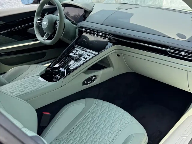Aston Martin DB12 — Фото автомобиля 12