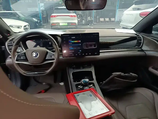 BYD Han — Фото автомобиля 9