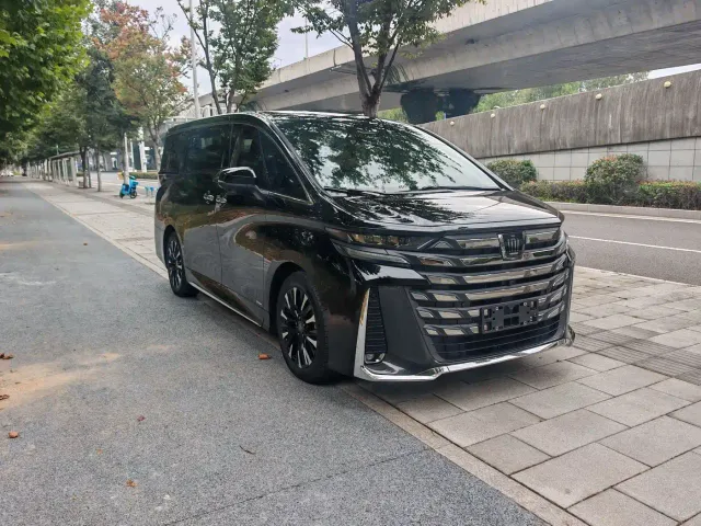 Toyota Vellfire — Фото автомобиля 3