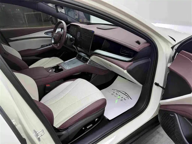BYD Seal 07 DM-i — Фото автомобиля 12