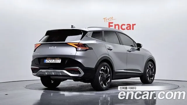 Kia Sportage Sportage 5-е поколение Бензин 1.6 Turbo 4WD — Фото автомобиля 2